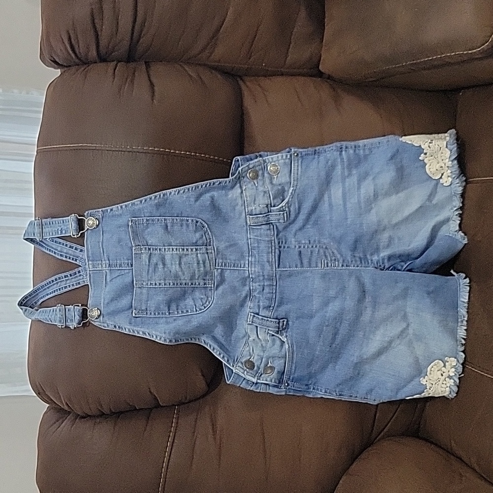 Jean Overall Shorts with White Lace Details
